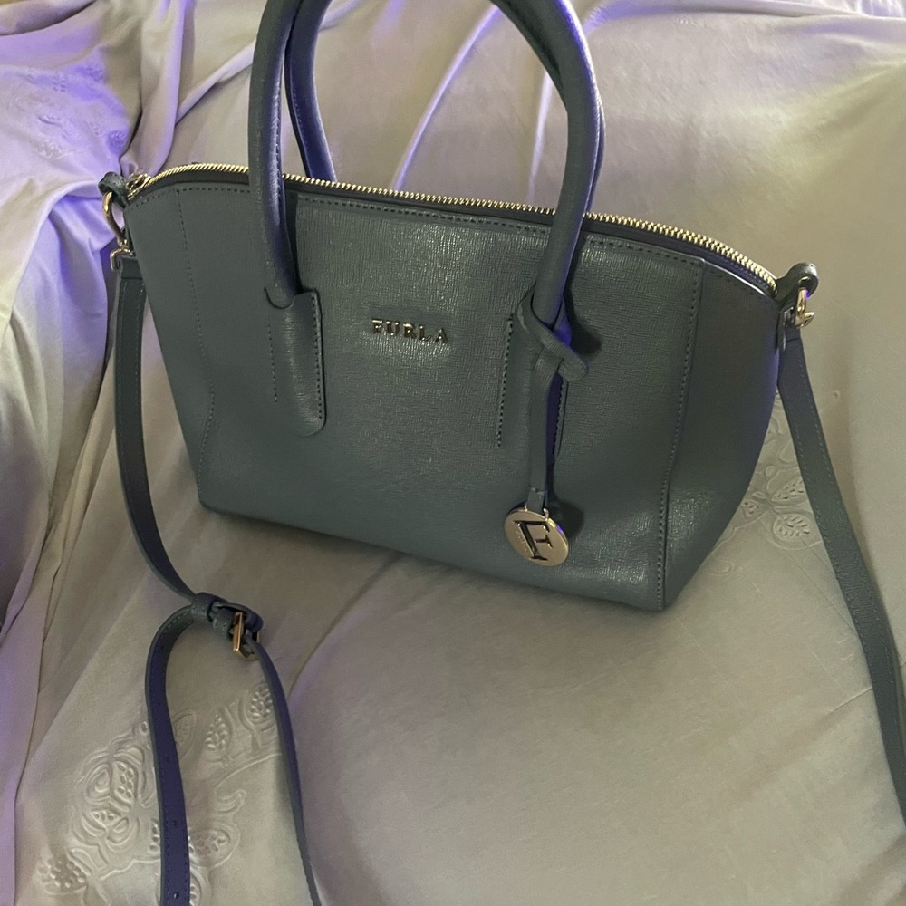 Furla blue hand bag clean inside and outside - Picture 5 of 6